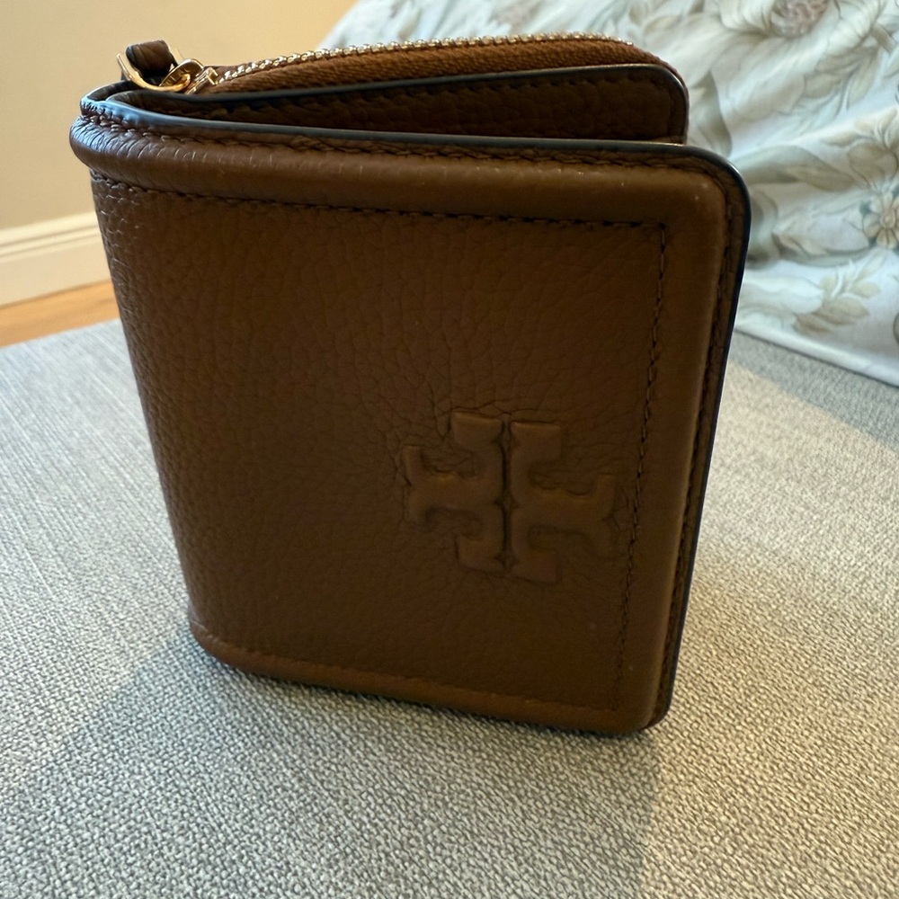 Tory Burch Thea Bi-fold Pebble and Snake Leather Wallet